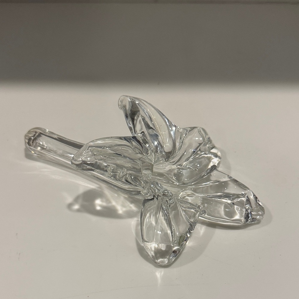 VINTAGE Hand Blown Clear Glass Lily Flower Shaped Single Bud Vase 7 inch